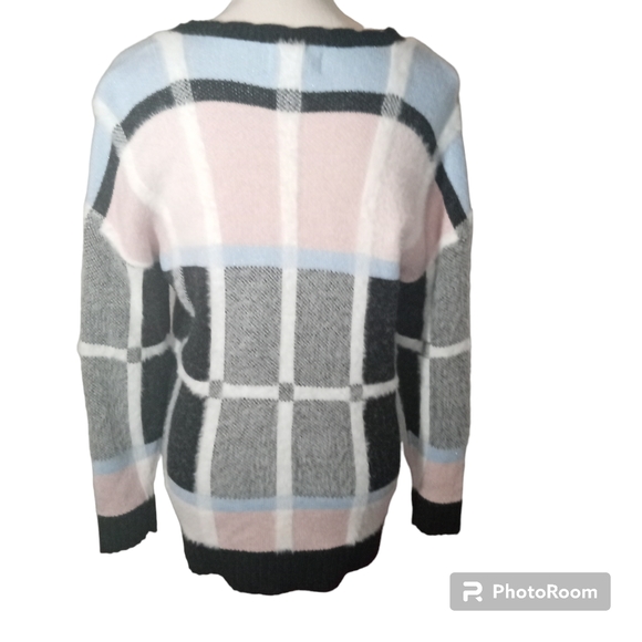 Elle Baby Blue Pink and Black Fuzzy Woman's Crewneck Sweater Size S - Picture 2 of 4